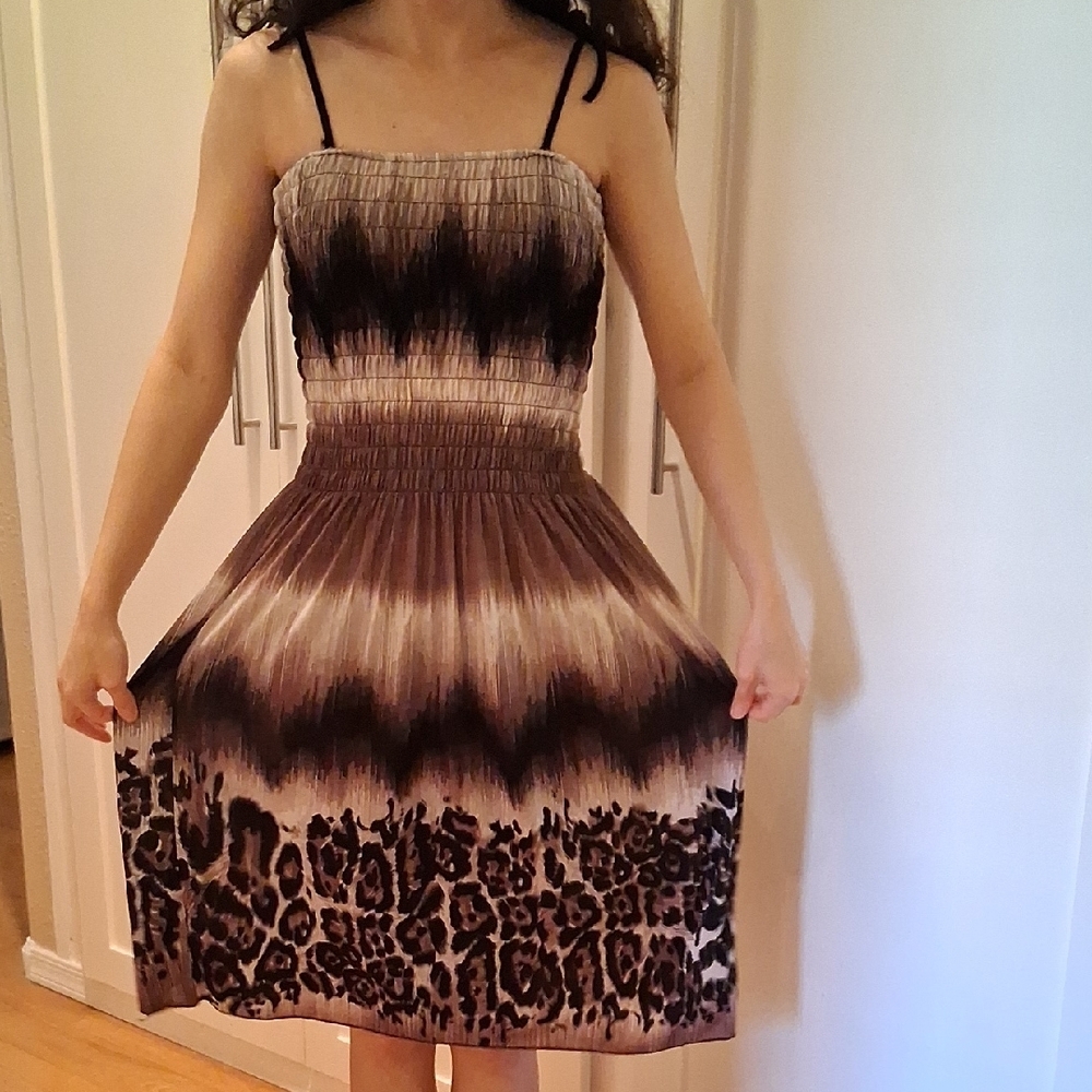 Flowy Dress - Picture 2 of 6